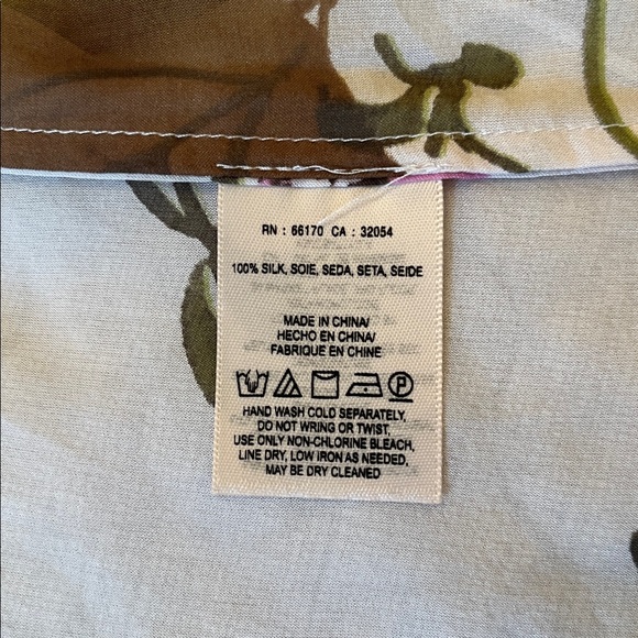 Leifsdottir Anthropologie Silk Floral Blouse.  Size 8.  EUC. - Picture 8 of 9